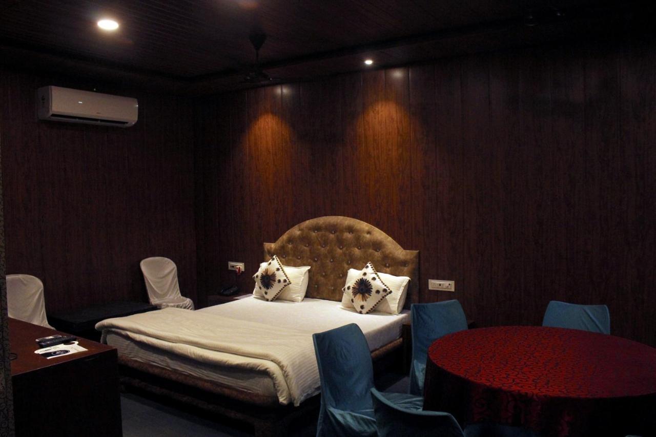Maharaja The Royal Resort Thane Exterior photo