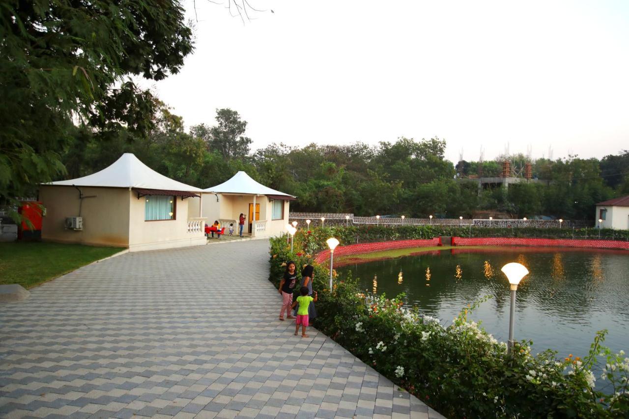 Maharaja The Royal Resort Thane Exterior photo