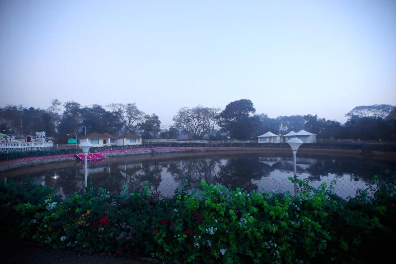 Maharaja The Royal Resort Thane Exterior photo